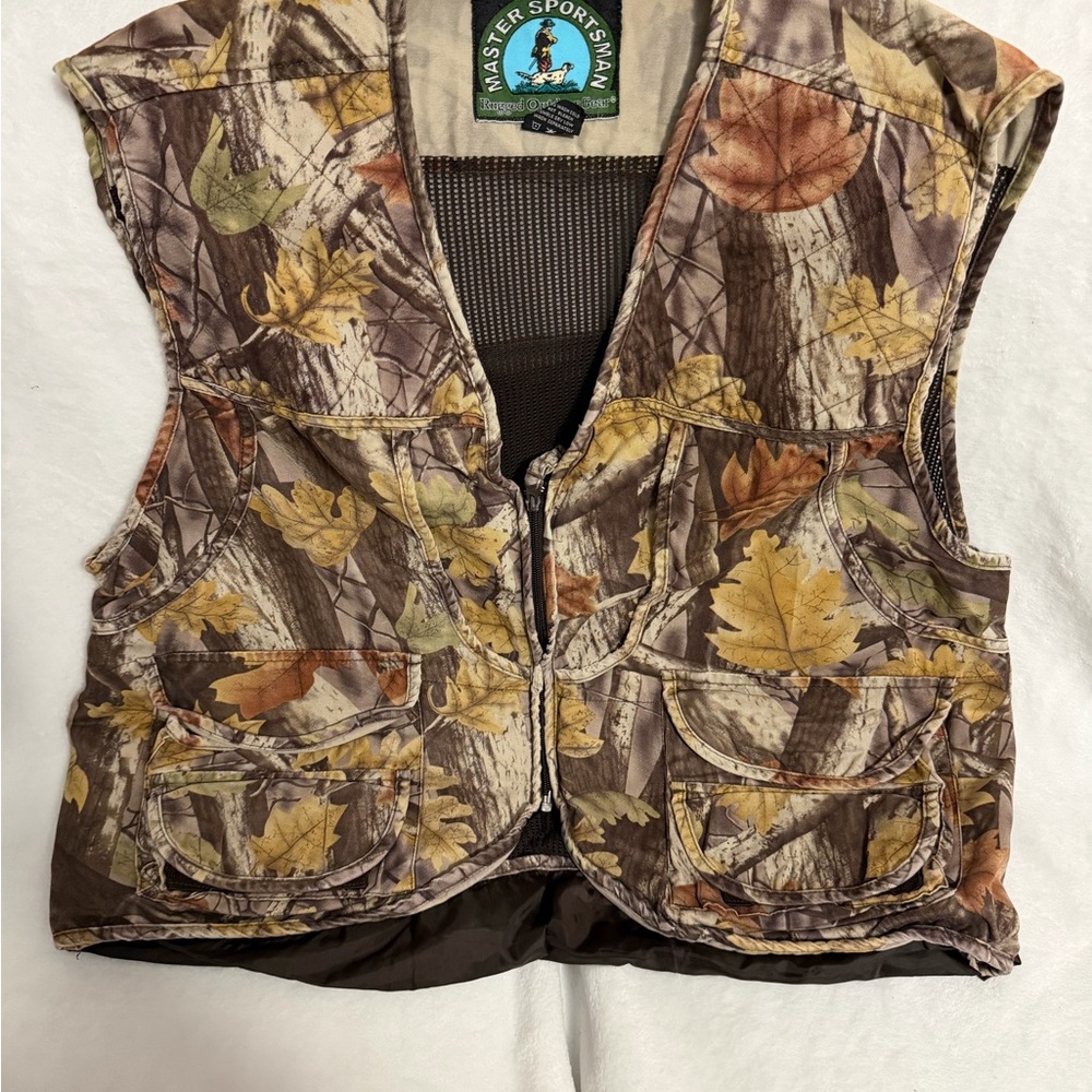 t/o Men's Leaf Camo Vest